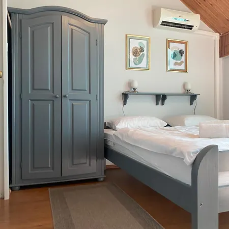 Fiorita Vendeghaz Bed & Breakfast 3*